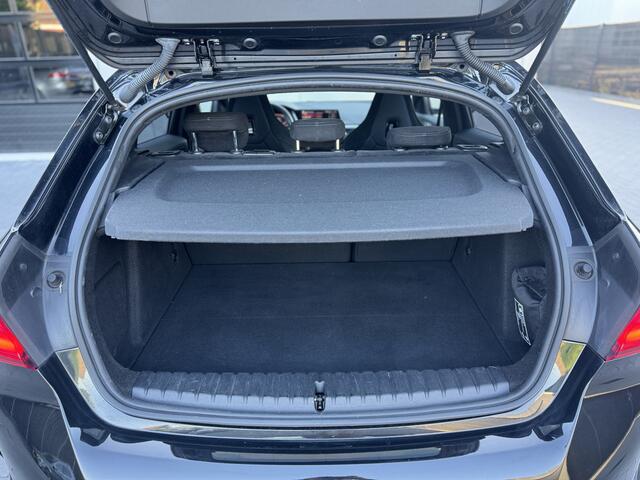 BMW 1-SERIE 118i M Sport Shadow High Executive | Panorama | 18" | M Seats | Camera