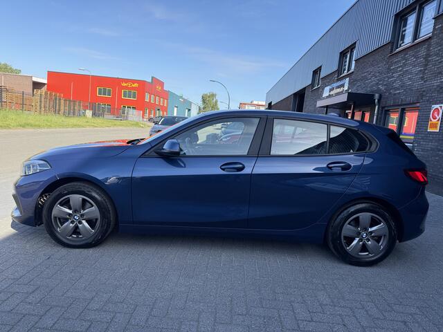 BMW 1-SERIE 116i Executive Edition | 1E EIGENAAR | 12MND GARANTIE | AUTOMAAT | DAB | CARPLAY | LED | NAVI | LMV |