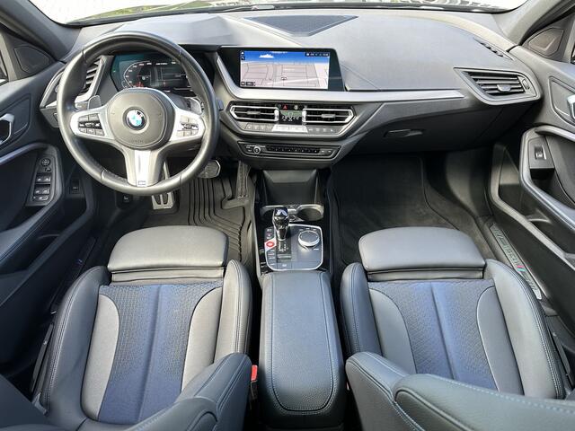 BMW 1-SERIE M135i xDrive Pano-Dak | Adapt. Cruise | M-Performance | Cobra verlaagd