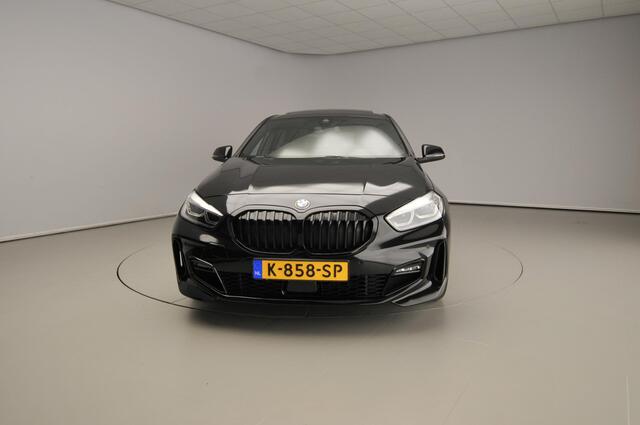 BMW 1-SERIE 5 Deurs 118i | M-Sportpakket | LED | Navigatie | Schuifdak | Sportstoelen | DAB | Hifi speakers | Alu 17 inch