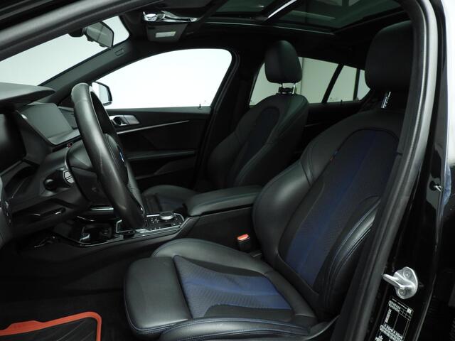BMW 1-SERIE 5 Deurs 118i | M-Sportpakket | LED | Navigatie | Schuifdak | Sportstoelen | DAB | Hifi speakers | Alu 17 inch