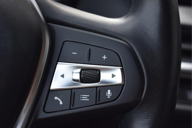 BMW 1-SERIE 118i Business Edition Virtual cockpit, Afn. Trekhaak, Cruise, Carplay, PDC, NAP