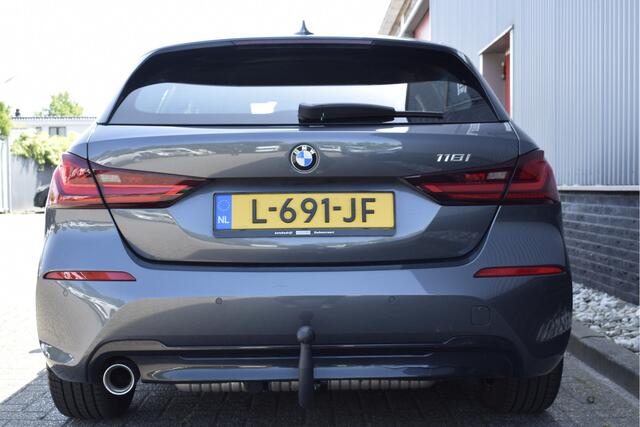BMW 1-SERIE 118i Business Edition Virtual cockpit, Afn. Trekhaak, Cruise, Carplay, PDC, NAP