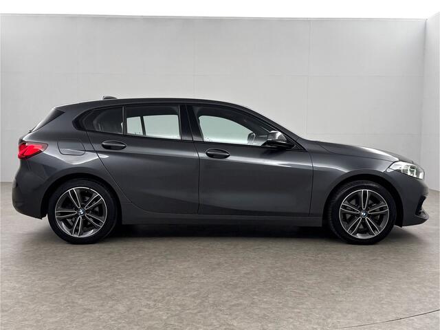 BMW 1-SERIE 118i M Sport LED Camera Carplay Sfeerverl. Trekhaak Virtual Navi Clima Cruise 17"LMV PDC