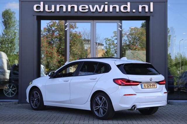 BMW 1-SERIE 116D AUTOMAAT*LED*PANO*TREKHAAK*BTW