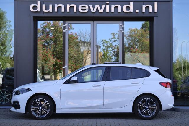 BMW 1-SERIE 116D AUTOMAAT*LED*PANO*TREKHAAK*BTW