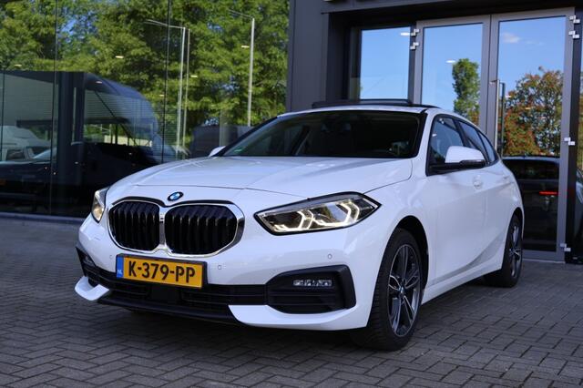BMW 1-SERIE 116D AUTOMAAT*LED*PANO*TREKHAAK*BTW