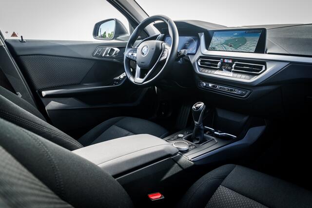 BMW 1-SERIE 116i Nw Model Edition I 18 inch. M-Sport LMV I 1e Eigenaar I Full Map Navigatie