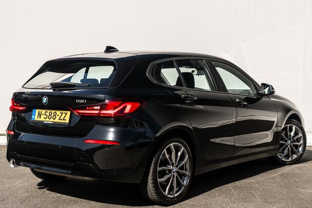 BMW 1-SERIE 116i Nw Model Edition I 18 inch. M-Sport LMV I 1e Eigenaar I Full Map Navigatie
