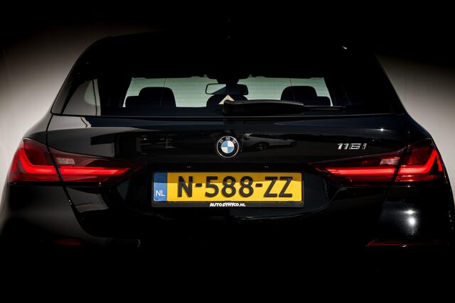 BMW 1-SERIE 116i Nw Model Edition I 18 inch. M-Sport LMV I 1e Eigenaar I Full Map Navigatie