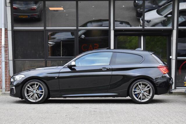 BMW 1-SERIE M140i xDrive High Executive Pano Camera H/K Leder Elekstoel