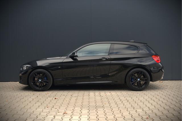 BMW 1-SERIE 118i High Executive M Sport | Stoelverwarming | Navigatie | Cruise Control | Keyless | LCI2 | Parkeersensoren | DAB | Shadow Line | M Sport Remmen | HIFI | LED