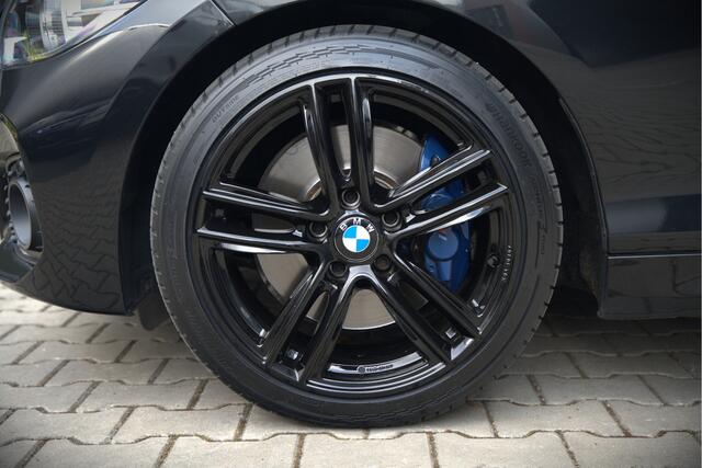 BMW 1-SERIE 118i High Executive M Sport | Stoelverwarming | Navigatie | Cruise Control | Keyless | LCI2 | Parkeersensoren | DAB | Shadow Line | M Sport Remmen | HIFI | LED