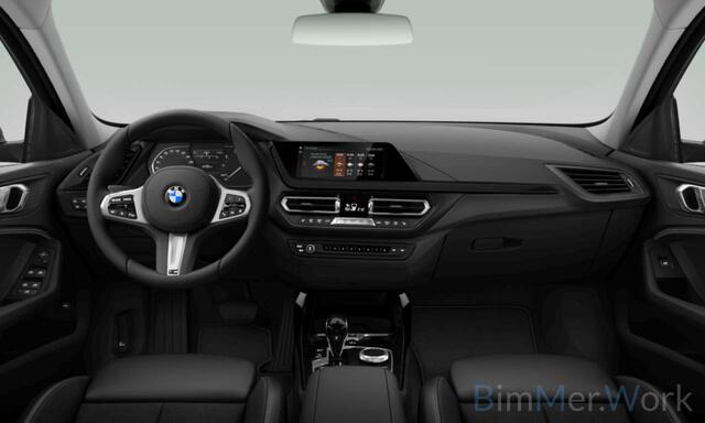BMW 1-SERIE 118i High Executive Edition | Virtual Dash | Apple Carplay | Stoelverwarming | Leer | Led | Keyless | PDC | Shadow Line | Automaat | M Sport Stuur | Climate Control | Cruise Control |