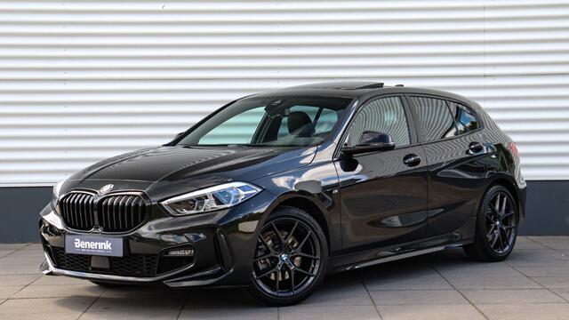BMW 1-SERIE 118i M-Sport | Harman/Kardon | Panoramadak | Shadow-Line | Live Cockpit Professional