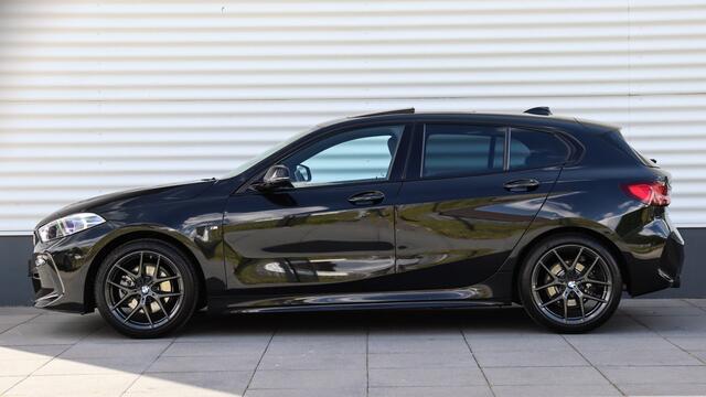 BMW 1-SERIE 118i M-Sport | Harman/Kardon | Panoramadak | Shadow-Line | Live Cockpit Professional