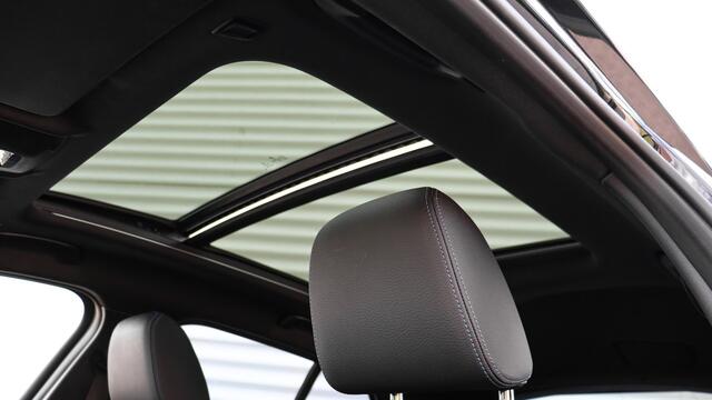 BMW 1-SERIE 118i M-Sport | Harman/Kardon | Panoramadak | Shadow-Line | Live Cockpit Professional
