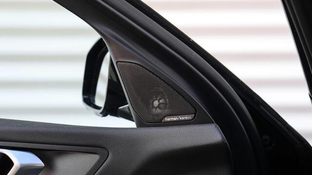 BMW 1-SERIE 118i M-Sport | Harman/Kardon | Panoramadak | Shadow-Line | Live Cockpit Professional