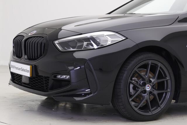 BMW 1-SERIE 118i M-sport | Panoramadak | M-Sport Stoelen | 18" | Shadow Line