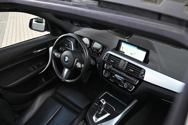 BMW 1-SERIE 118i High Executive Automaat / Schuif-kanteldak / Sportstoelen / LED / M Sportonderstel / Stoelverwarming / Cruise Control