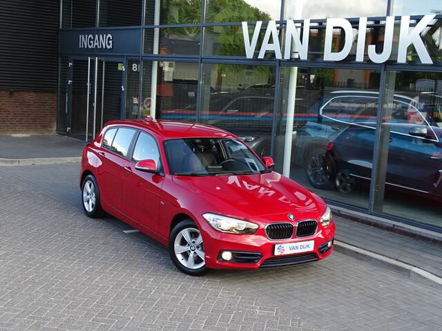 BMW 1-SERIE 120i Sport-Line Sportstoelen ECC Airco Navigatie 16"LM Velgen