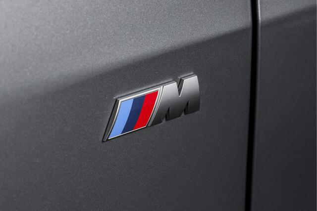 BMW 1-SERIE 120 M Sport (Nieuw Model) - Automaat | Dig. Cockpit | Adapt. Cruise | Stoelverw. | PDC | Camera | NAV + App. Connect | ECC | DAB | LM 18" | 4242
