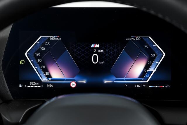 BMW 1-SERIE 120 M Sport (Nieuw Model) - Automaat | Dig. Cockpit | Adapt. Cruise | Stoelverw. | PDC | Camera | NAV + App. Connect | ECC | DAB | LM 18" | 4239