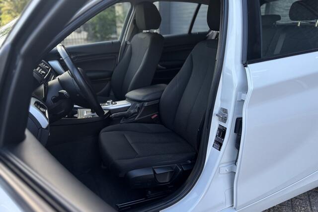 BMW 1-SERIE 118i Corporate Lease Automaat | PDC A | Navi | Bluetooth