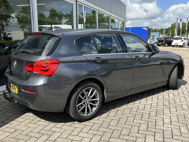 BMW 1-SERIE 118d Centennial Executive 50% deal 6.975,- ACTIE Trekhaak / LED / Sport stoelen / Stoel verwarming / PDC achter