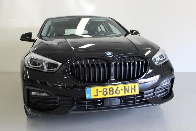 BMW 1-SERIE 116d Executive Edition | ACC | CARPLAY | CLIMA | PDC-V/A | NAVIGATIE | LED | DAB-RADIO | M-TIMER! |