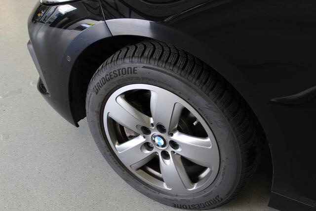 BMW 1-SERIE 116d Executive Edition | ACC | CARPLAY | CLIMA | PDC-V/A | NAVIGATIE | LED | DAB-RADIO | M-TIMER! |
