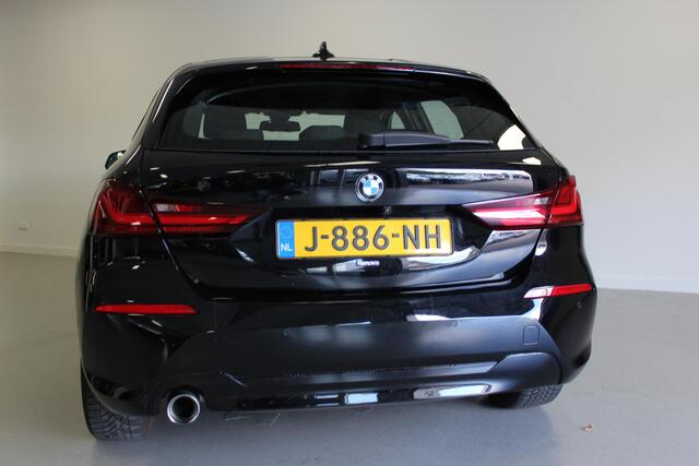 BMW 1-SERIE 116d Executive Edition | ACC | CARPLAY | CLIMA | PDC-V/A | NAVIGATIE | LED | DAB-RADIO | M-TIMER! |