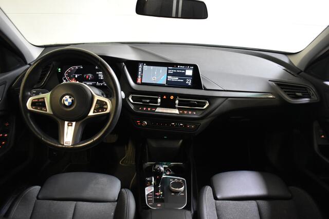 BMW 1-SERIE 118IA AUT. BUSINESS EDITION CAMERA/CARPLAY/PANORAMADAK