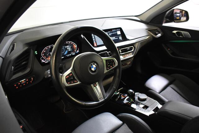 BMW 1-SERIE 118IA AUT. BUSINESS EDITION CAMERA/CARPLAY/PANORAMADAK