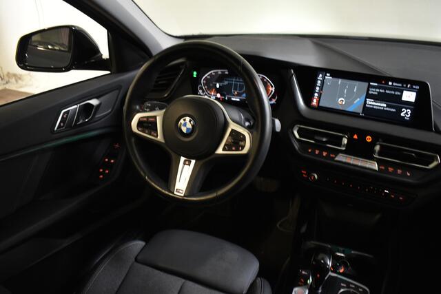 BMW 1-SERIE 118IA AUT. BUSINESS EDITION CAMERA/CARPLAY/PANORAMADAK