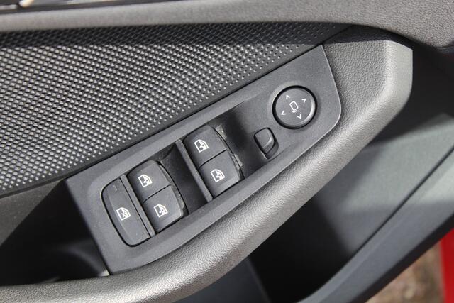 BMW 1-SERIE 118i Nieuw model