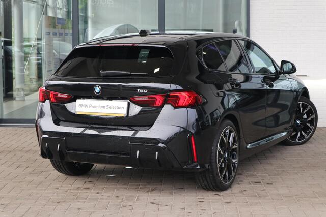 BMW 1-SERIE 5-deurs 120 M Sportpakket | Premium Pack | Harman-Kardon | Stoelverwarming