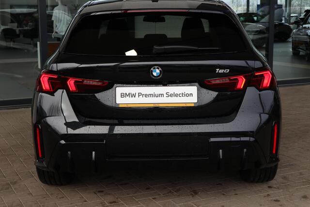 BMW 1-SERIE 5-deurs 120 M Sportpakket | Premium Pack | Harman-Kardon | Stoelverwarming