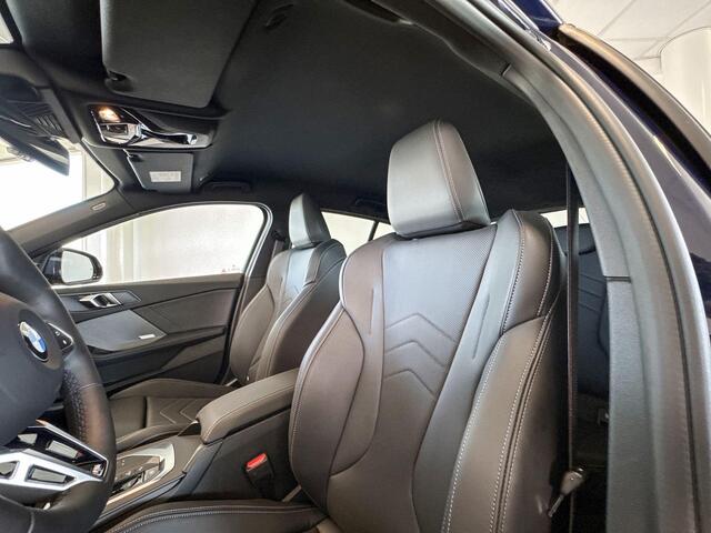 BMW 1-SERIE 120 M Sport Design Edition | M Sport | Harman Kardon | Achteruitrijcamera | Trekhaak |