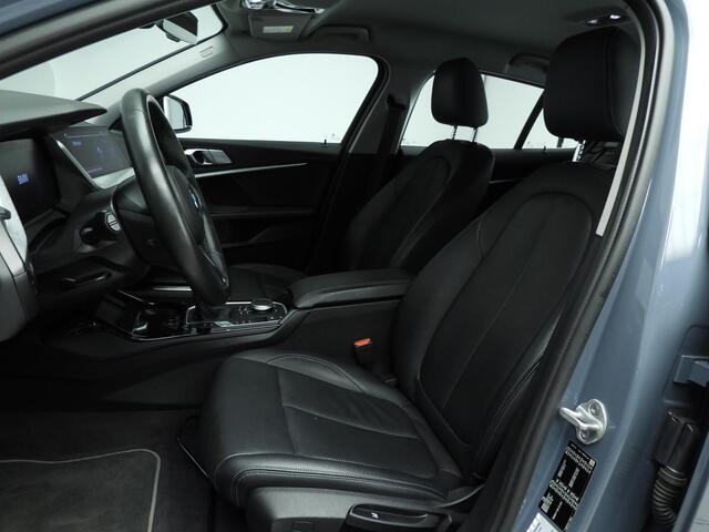 BMW 1-SERIE 5-deurs 118i | LED | Leder | Navigatie | Stoelverwarming | Chrome line | DAB | Hifi speakers | Alu 17 inch