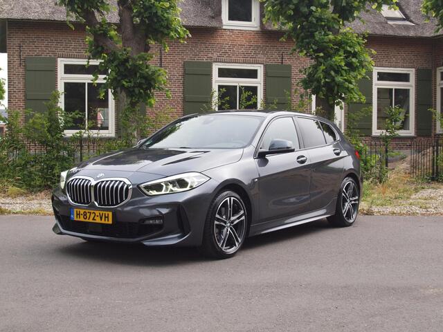 BMW 1-SERIE 118i High Executive Edition | M-pakket | Camera | Apple Carplay | Harman Kardon | Automaat |