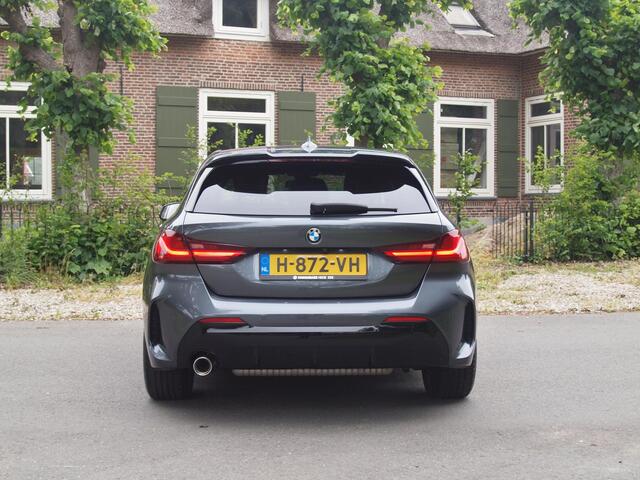 BMW 1-SERIE 118i High Executive Edition | M-pakket | Camera | Apple Carplay | Harman Kardon | Automaat |