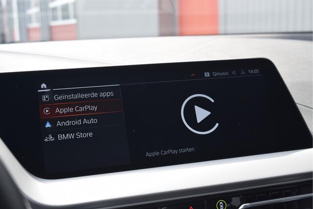 BMW 1-SERIE 116i Business Edition Automaat, Carplay, LED, PDC v+a