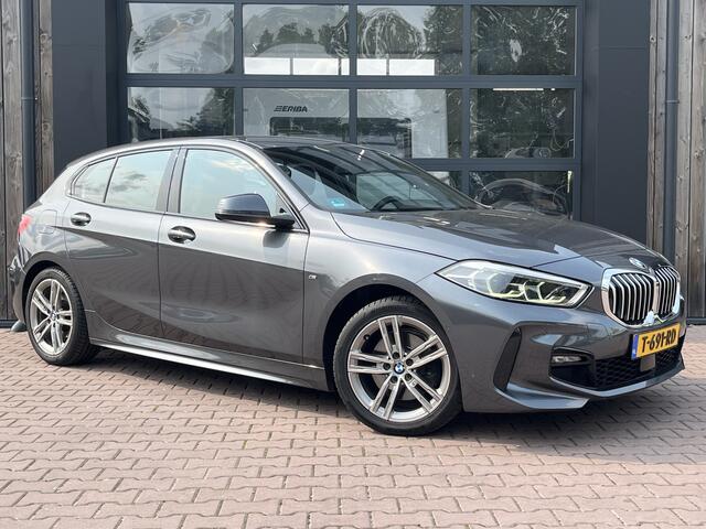 BMW 1-SERIE 118i High Executive | M-Sport | Trekhaak | Stoelverwarming | Keyless | Carplay | Camera | PDC |
