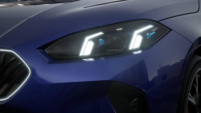 BMW 1-SERIE 120 High Executive M Sport Automaat / Adaptieve LED / M Sportstoelen / Parking Assistant Plus / M Adaptief onderstel / Comfort Access / Stuurverwarming