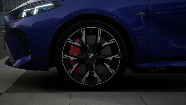 BMW 1-SERIE 120 High Executive M Sport Automaat / Adaptieve LED / M Sportstoelen / Parking Assistant Plus / M Adaptief onderstel / Comfort Access / Stuurverwarming