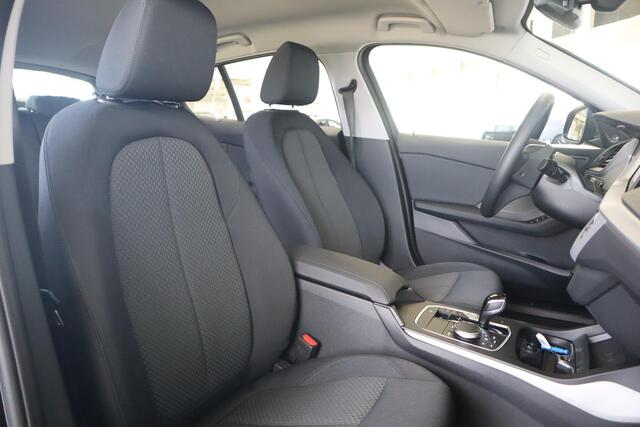 BMW 1-SERIE 5-deurs 118i | Premium Pack | Harman Kardon | Easter