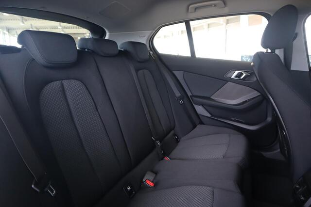 BMW 1-SERIE 5-deurs 118i | Premium Pack | Harman Kardon | Easter