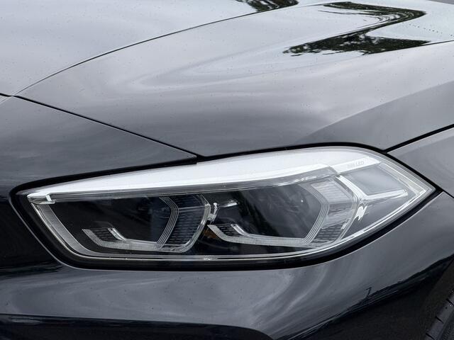 BMW 1-SERIE M135i xDrive High Exe | Panorama | 19" | Camera | Head up