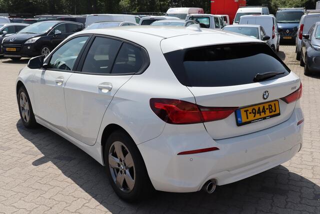 BMW 1-SERIE 118i Executive Edition Navigatie, Cruise control, Climate control, Stoelverwarming, Lichtmetalen wielen
